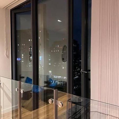 Stylish 2 Bedroom Apartment Манчестър Екстериор снимка